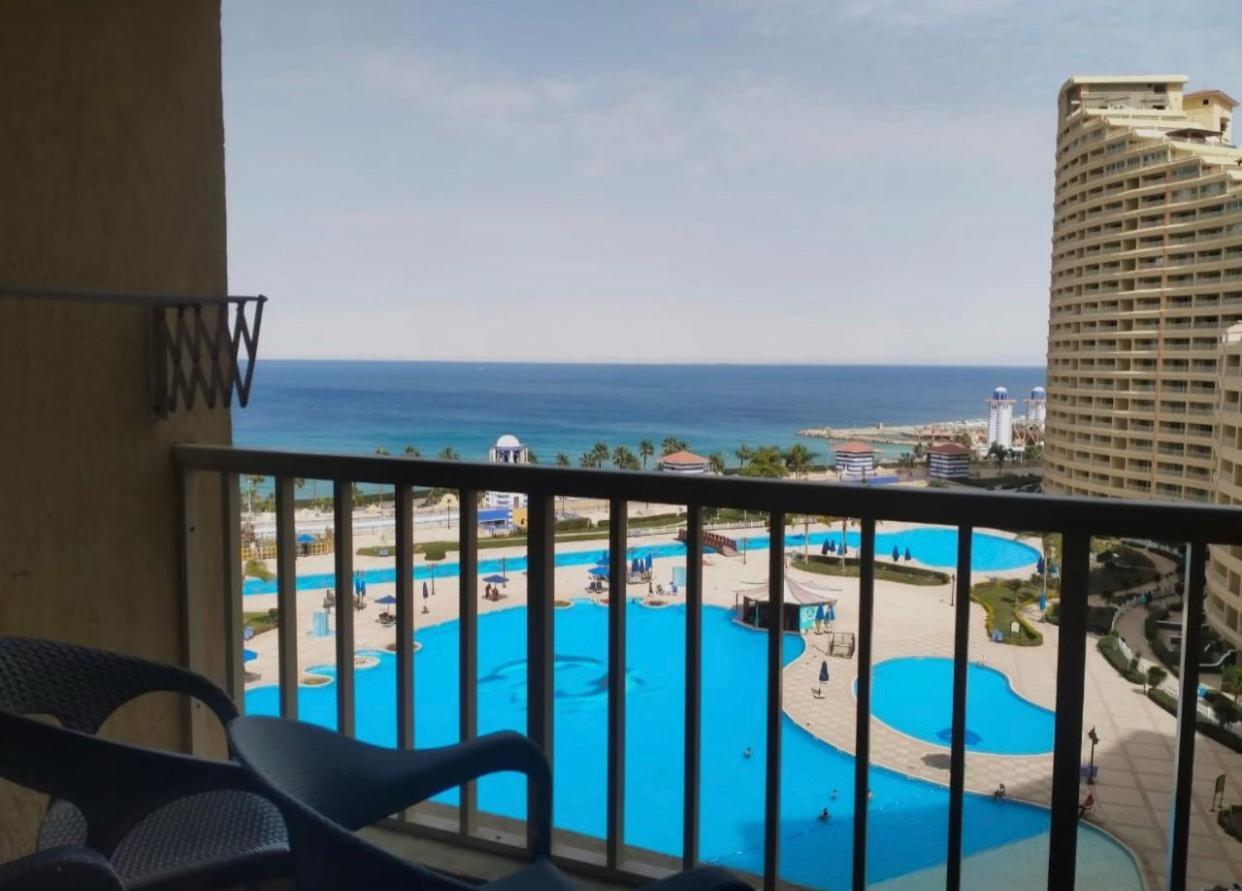 Porto Elsokhna Pyramids Seaview *