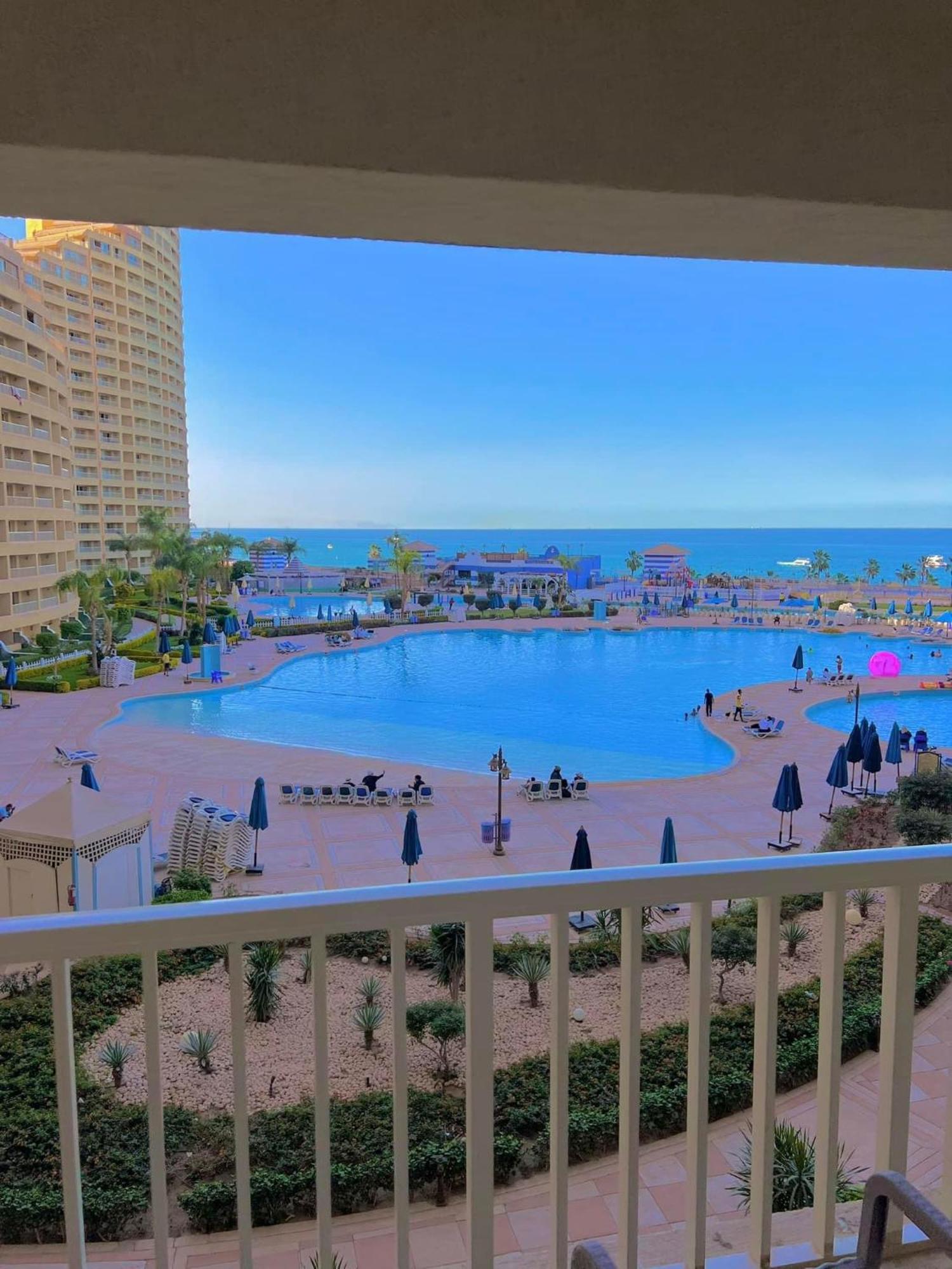 Porto Elsokhna Pyramids Seaview *
