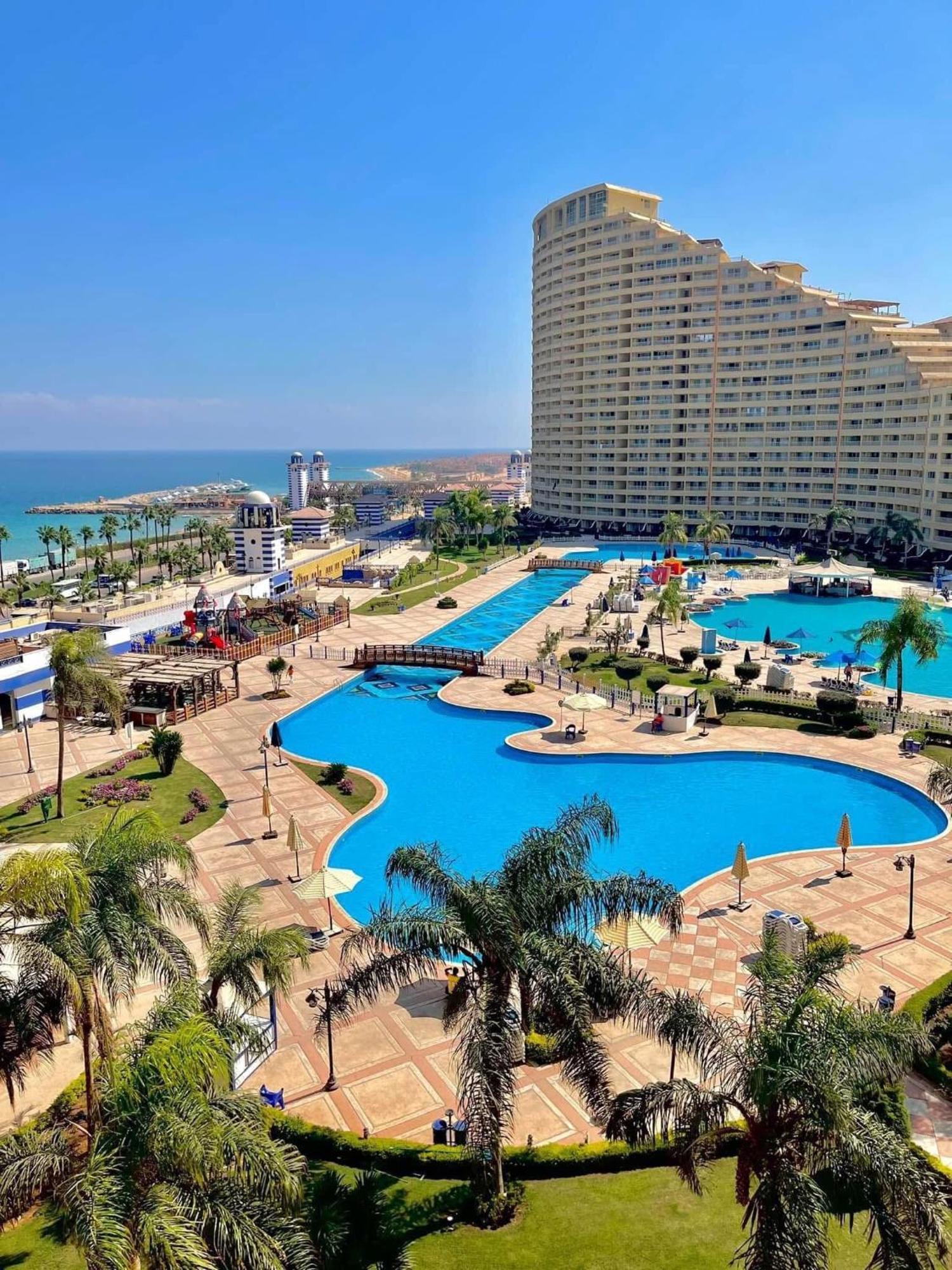 Porto Elsokhna Pyramids Seaview Апартаменти