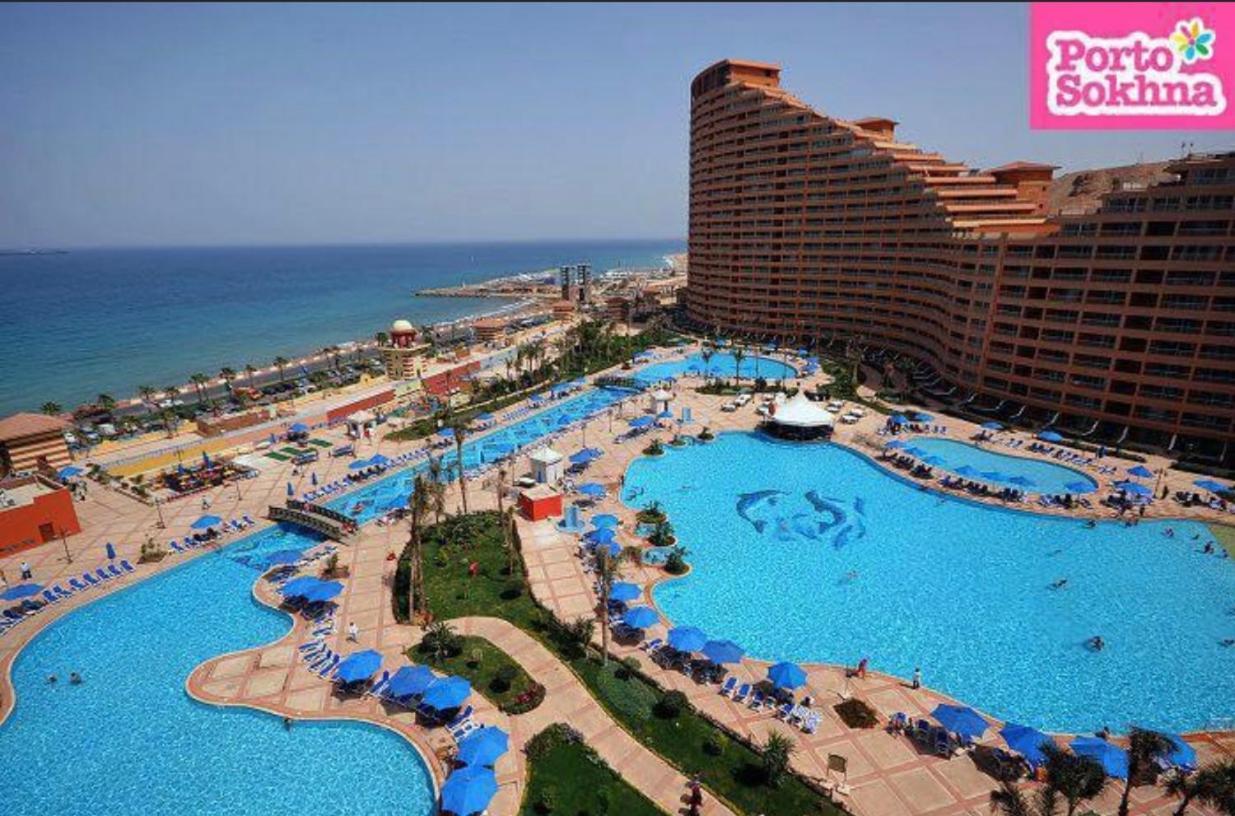 Porto Elsokhna Pyramids Seaview