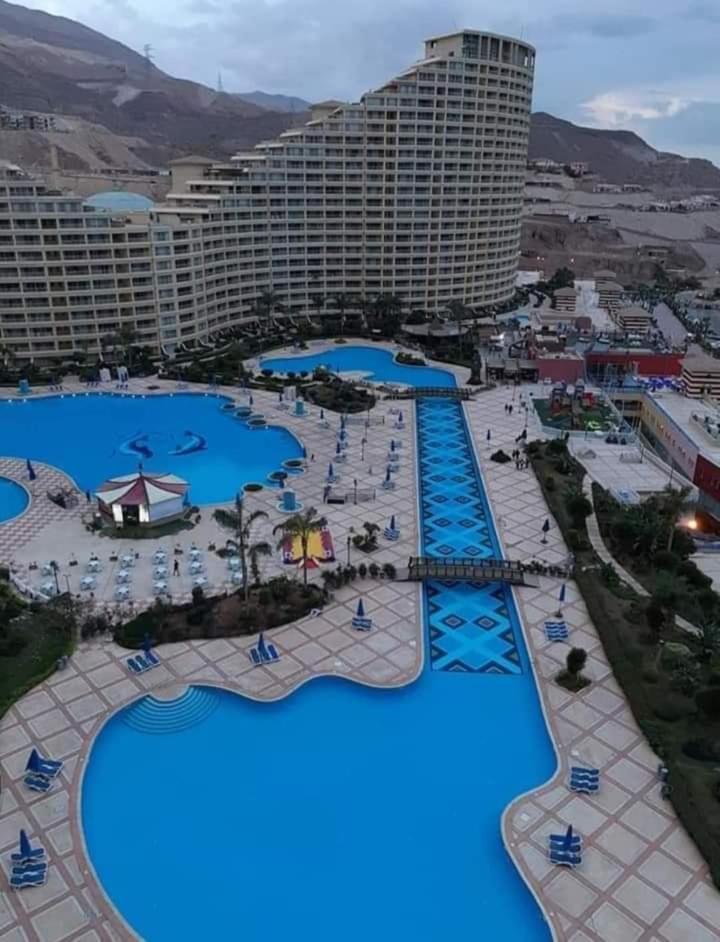 Porto Elsokhna Pyramids Seaview Апартаменти *