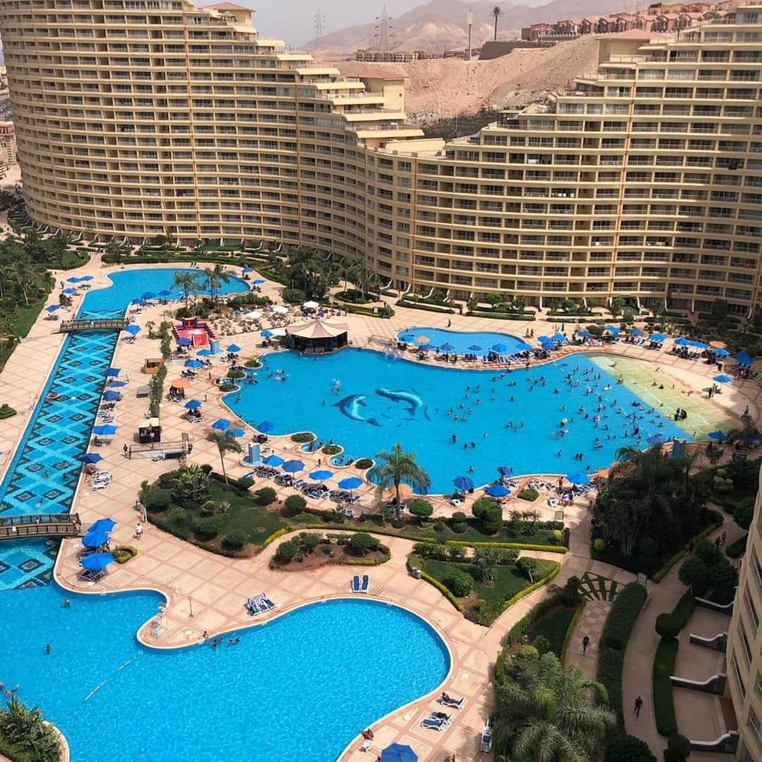 Porto Elsokhna Pyramids Seaview Апартаменти *